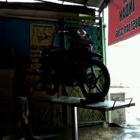 Photo taken at Indah Motor Steam Duta Kranji - Bintara Bekasi Barat by Eka R. on 4/21/2012