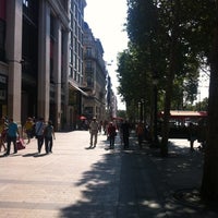 Foto tirada no(a) La Maison Champs-Élysées por Vladimir N. em 8/10/2012