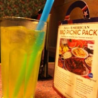 Photo taken at Shari&amp;#39;s Cafe and Pies by Niccoli Z. on 7/15/2012