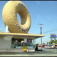 Photo taken at Kindle&#39;s Donuts by Vinicius S. on 9/10/2012