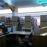Foto tomada en Baldwinsville Public Library  por Frank C. el 8/1/2012