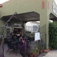 8/6/2012 tarihinde Grant S.ziyaretçi tarafından Garden Cafe'de çekilen fotoğraf