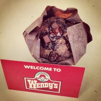 Photo taken at Wendy&amp;#39;s by Cathérine Z. on 6/21/2012