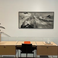 2/14/2022 tarihinde Erika K.ziyaretçi tarafından USM Modular Furniture'de çekilen fotoğraf