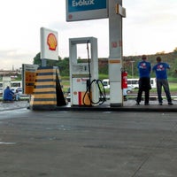 Photo taken at Posto Shell BR324 by Dyego O. on 7/30/2014