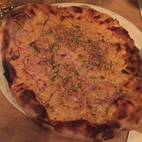 Photo taken at Golden Crust Pizzeria by Sapna P. on 4/29/2015