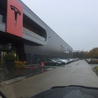 Photo taken at Tesla by Yuriy V. on 11/20/2017