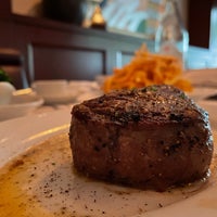 Photo taken at Ruth&amp;#39;s Chris Steak House by そこのメガネ！ on 6/24/2023