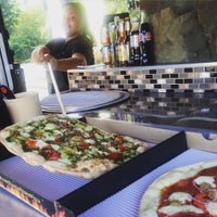 7/20/2015 tarihinde Stefan S.ziyaretçi tarafından Tuscan Stone Pizza'de çekilen fotoğraf