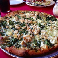 Снимок сделан в Russo New York Pizzeria пользователем jess f. 5/28/2013