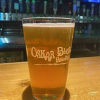 Photo taken at Oskar Blues Home Made Liquids &amp;amp; Solids by Friendly R. on 7/10/2022