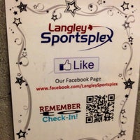 Das Foto wurde bei Langley Sportsplex von Paul K. am 10/31/2013 aufgenommen