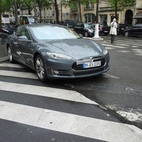Photo taken at Tesla Paris by Arnaud V. on 5/21/2013