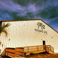 11/20/2013 tarihinde Pamela R.ziyaretçi tarafından Striped Pig  Distillery'de çekilen fotoğraf