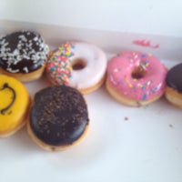 Foto diambil di Dunkin&amp;#39; Donuts oleh Jaqueline D. pada 6/21/2015