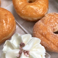 Photo taken at V.G. Donut &amp;amp; Bakery by gina 🌸 千. on 2/9/2020