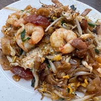 Photo taken at Siam Road Charcoal Char Koay Teow by Su on 9/8/2023