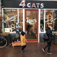 Photo taken at 4 Cats Kattenspeciaalzaak by Vitaly R. on 3/9/2018