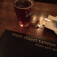 Foto tirada no(a) West Street Tavern por Doug C. em 11/3/2015