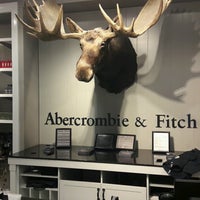 Photo taken at Abercrombie &amp;amp; Fitch by Christian Alejandro N. on 1/26/2017
