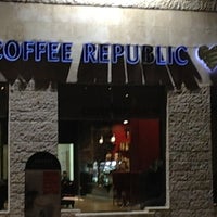 รูปภาพถ่ายที่ Coffee Republic โดย Rami S. เมื่อ 2/5/2013