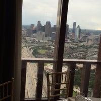 7/10/2016 tarihinde Courtney E.ziyaretçi tarafından The Tower at Cityplace'de çekilen fotoğraf
