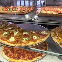 3/1/2023 tarihinde Mark J.ziyaretçi tarafından Marinara Pizza Upper West'de çekilen fotoğraf