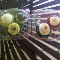 11/11/2012にShauna S.がOMG!!! Cup &amp;amp; Cakesで撮った写真