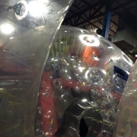 12/13/2015 tarihinde KaayLaa A.ziyaretçi tarafından Helium Trampoline &amp;amp; Indoor Adventure Park'de çekilen fotoğraf