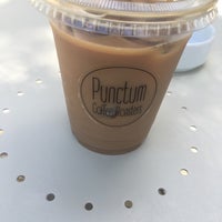 Foto tirada no(a) Punctum Coffee Roasters por Gökhan K. em 7/30/2021
