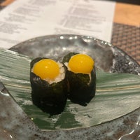 Foto tirada no(a) Sushi Den por Andrew B. em 12/21/2022