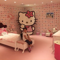 Photo taken at Hello Kitty World by Son🌙 on 7/23/2015