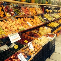 7/18/2014에 AryaExgelastef 🐒님이 4 Seasons Bio - Organic Food Market에서 찍은 사진