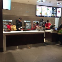 10/31/2016에 Andrei D.님이 KFC에서 찍은 사진