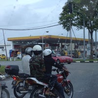 Photo taken at Shell by Fadhli S. on 11/11/2012
