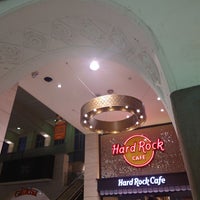 Photo taken at Hard Rock Cafe by とどっこ 列. on 1/31/2024