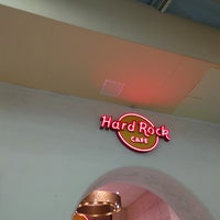 Photo taken at Hard Rock Cafe by とどっこ 列. on 1/9/2024