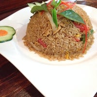 Foto tirada no(a) Rice Thai Authentic Thai &amp;amp; Sushi Bar por Andy M. em 7/20/2014