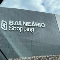รูปภาพถ่ายที่ Balneário Shopping โดย Gilmar H. เมื่อ 10/16/2021