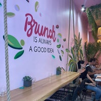 Foto scattata a Bon Bouquet Café - Everyday Brunch da Kholoud A. il 8/26/2022