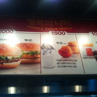 Photo taken at McDonald&amp;#39;s by Seulgi K. on 12/7/2012