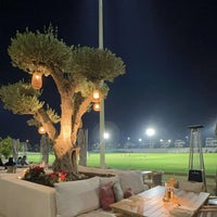 Foto scattata a Al Habtoor Polo Resort da Noura.. ♓. il 1/18/2024