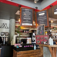 5/31/2022 tarihinde Michele M.ziyaretçi tarafından Anthem Coffee &amp;amp; Tea'de çekilen fotoğraf