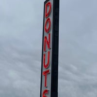 11/6/2022 tarihinde Michele M.ziyaretçi tarafından Original House of Donuts'de çekilen fotoğraf
