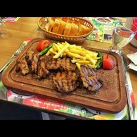Das Foto wurde bei Salman Restaurant von Çağdaş g. am 9/1/2016 aufgenommen