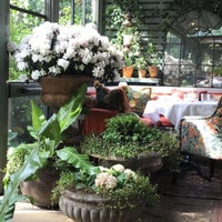 Photo taken at The Ivy Chelsea Garden by Turki A. on 5/3/2018