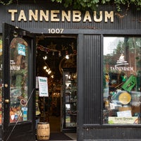 Das Foto wurde bei Tannenbaum Christmas Shop von Tannenbaum Christmas Shop am 10/12/2017 aufgenommen