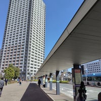 Photo taken at 川崎駅ラゾーナ広場バスターミナル (川崎駅西口北) by Mic H. on 3/13/2024