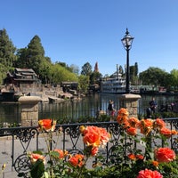 Photo taken at Disneyland Park by Oesoto on 4/10/2019
