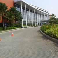 Review Garuda Indonesia Management Building